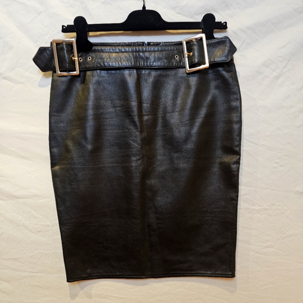 D&G / DOLCE&GABBANA GENUINE LEATHER PENCIL SKIRT (Made in Italy) Size 42 (US 6)